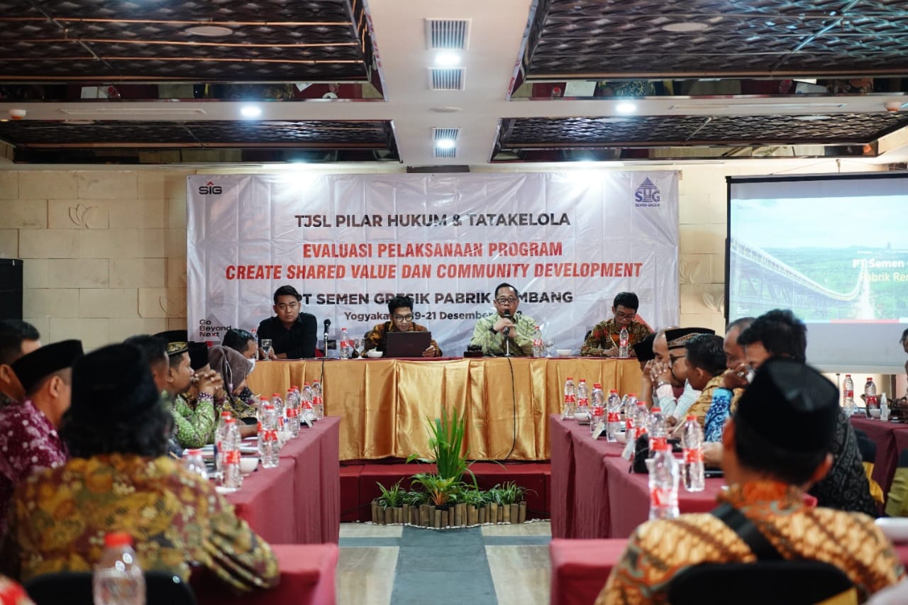 Forum evaluasi dan penjaringan aspirasi program tanggung jawab sosial dan lingkungan (TJSL) Semen Gresik bersama mitra strategis
