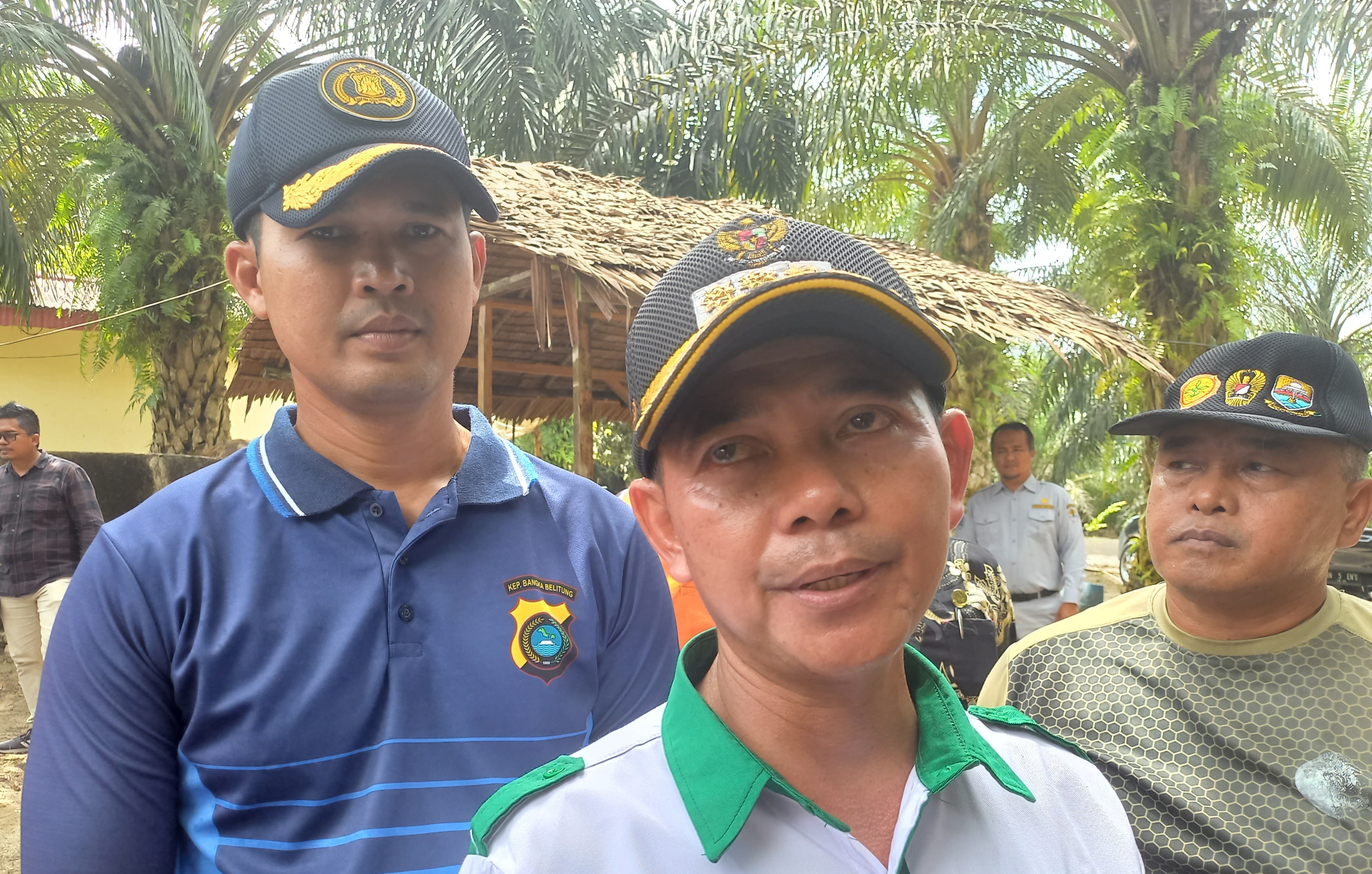Bupati Bangka Mulkan didampingi Kapolres Bangka AKB Indra Kurniawan dalam acara Polres Menyapa Petani di KTH Mutiara Timur Dese Rebu.
