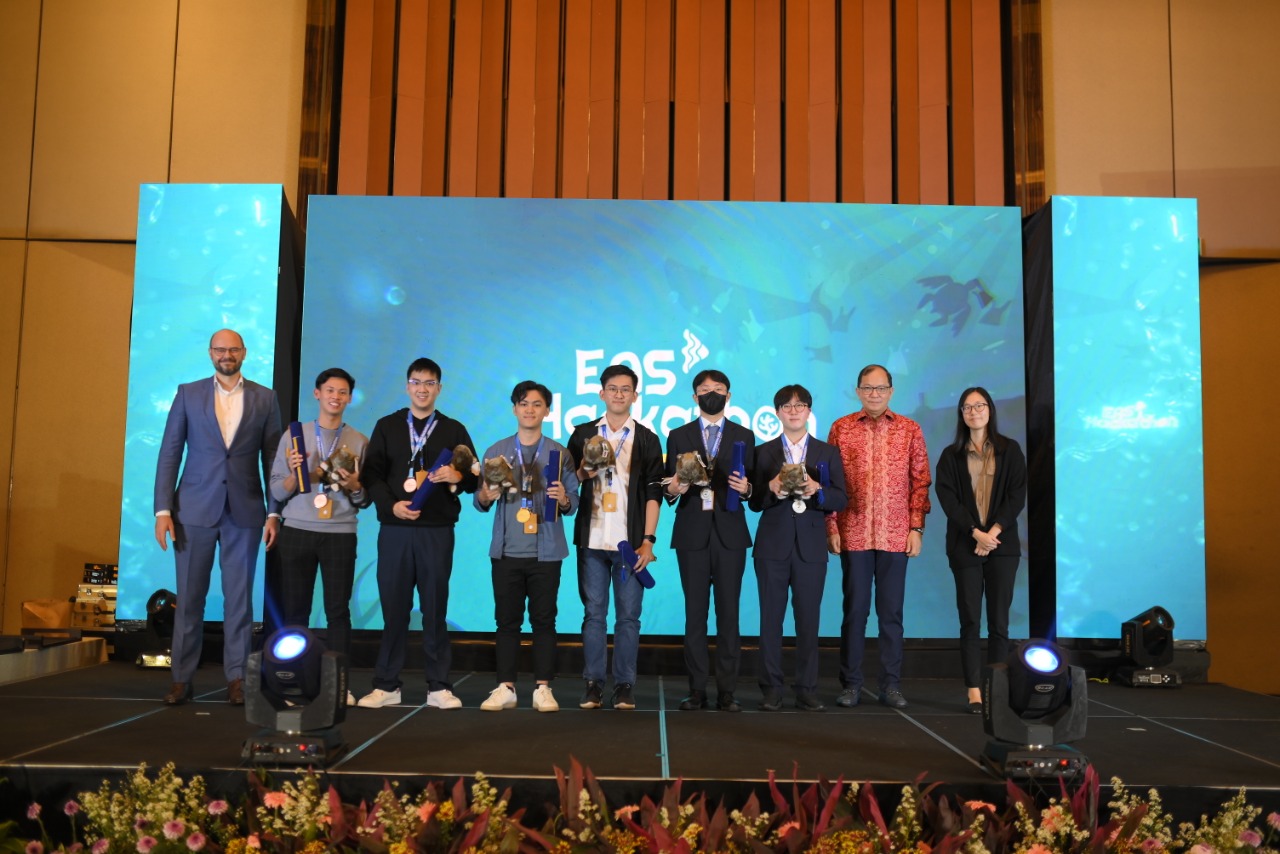 Para peserta kompetisi pada EAS (East Asia Summit) Hackathon dengan tema “Combating Marine Plastic”  yang digelar di Jakarta.