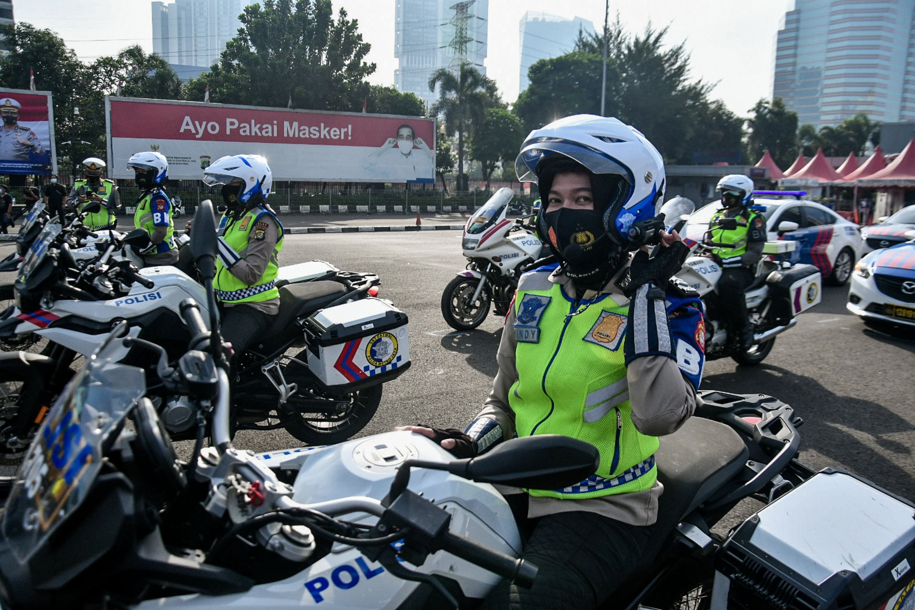 Polda Metro Jaya meluncurkan 30 unit kamera tilang elektronik atau Electronic Traffic Law Enforcment (ETLE) berbasis portable.