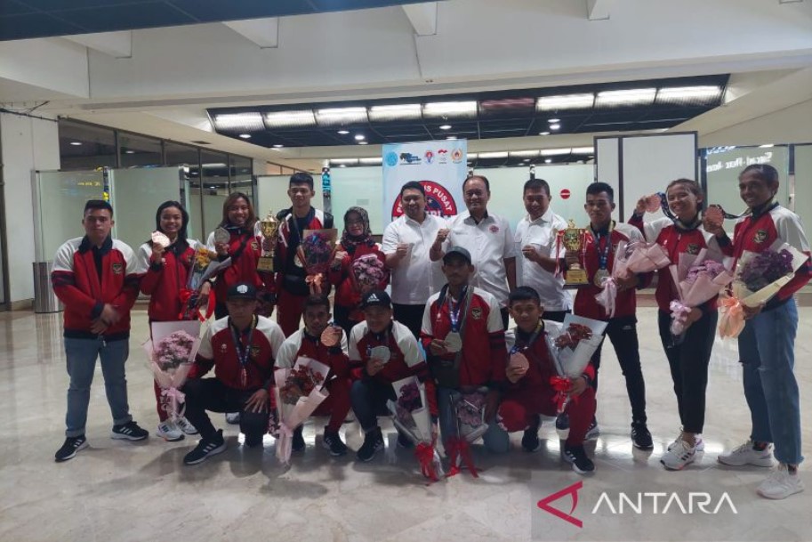 Timnas kickboxing tiba di Bandara Soekarno-Hatta usai mengikuti Kejuaraan Asia di Bangkok, Thailand.