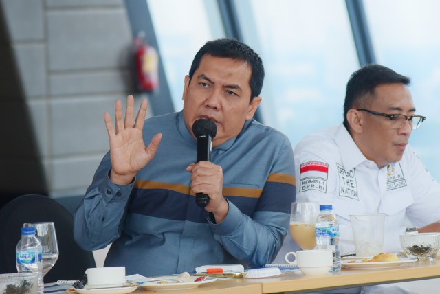 nggota Komisi I DPR RI Helmy Faishal Zaini saat pertemuan dengan Kemenkominfo, perwakilan pemda, dan stakeholder terkait.