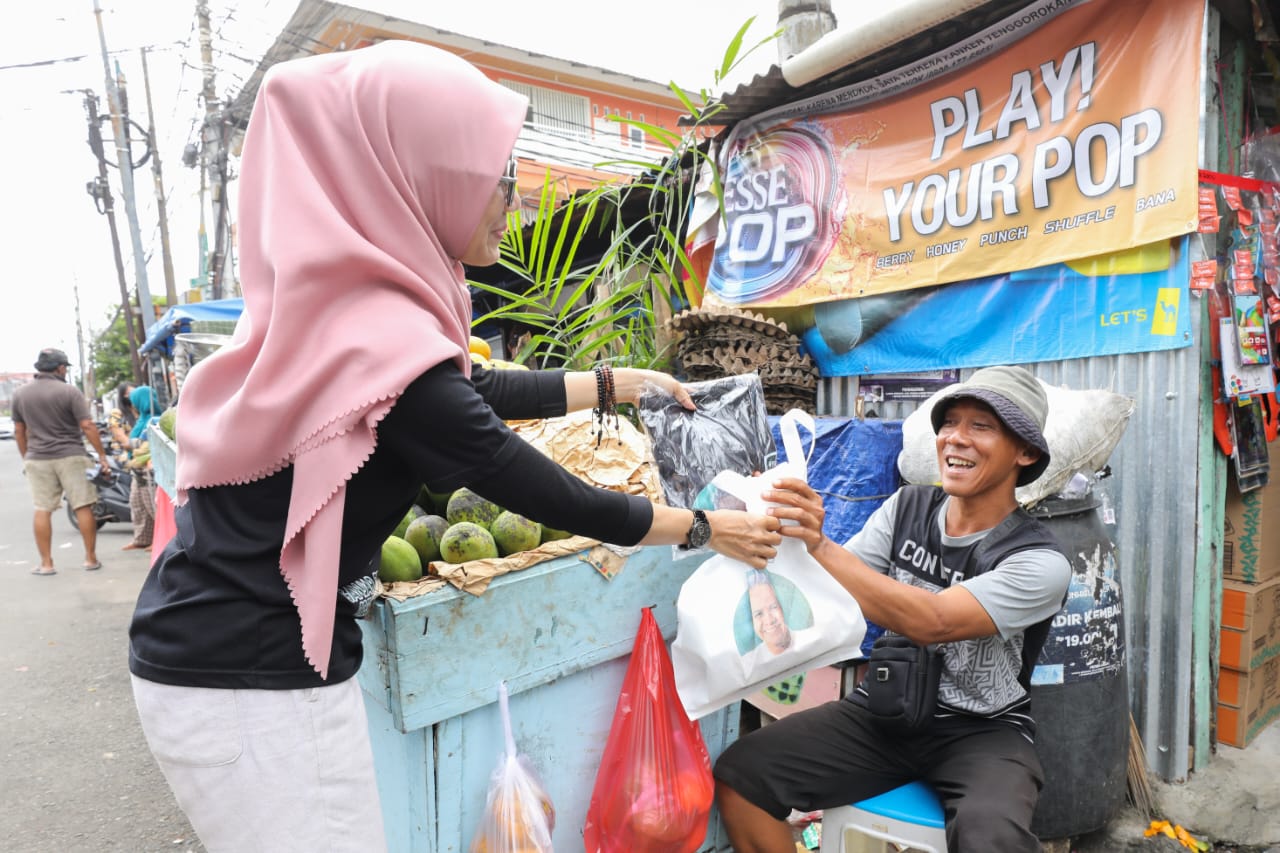 Kowarteg Indonesia bersama dengan pedagang pasar, pedagang bubur ayam se-Jakarta Timur mendeklarasikan dukungan kepada Ganjar Pranowo menja