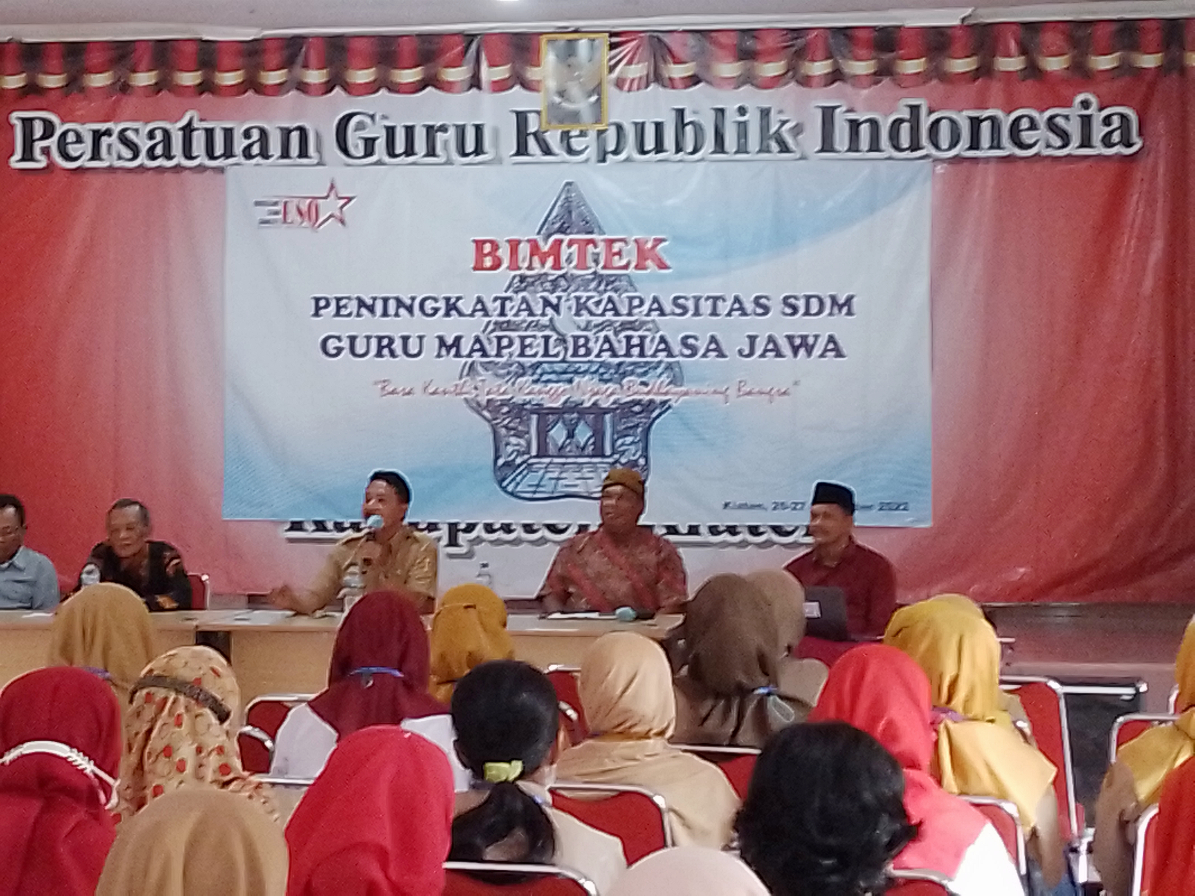 Sejumlah guru Bahasa Jawa mengikuti bimbingan teknis peningkatan kapasitas yang digelar Dinas Pendidikan Klaten