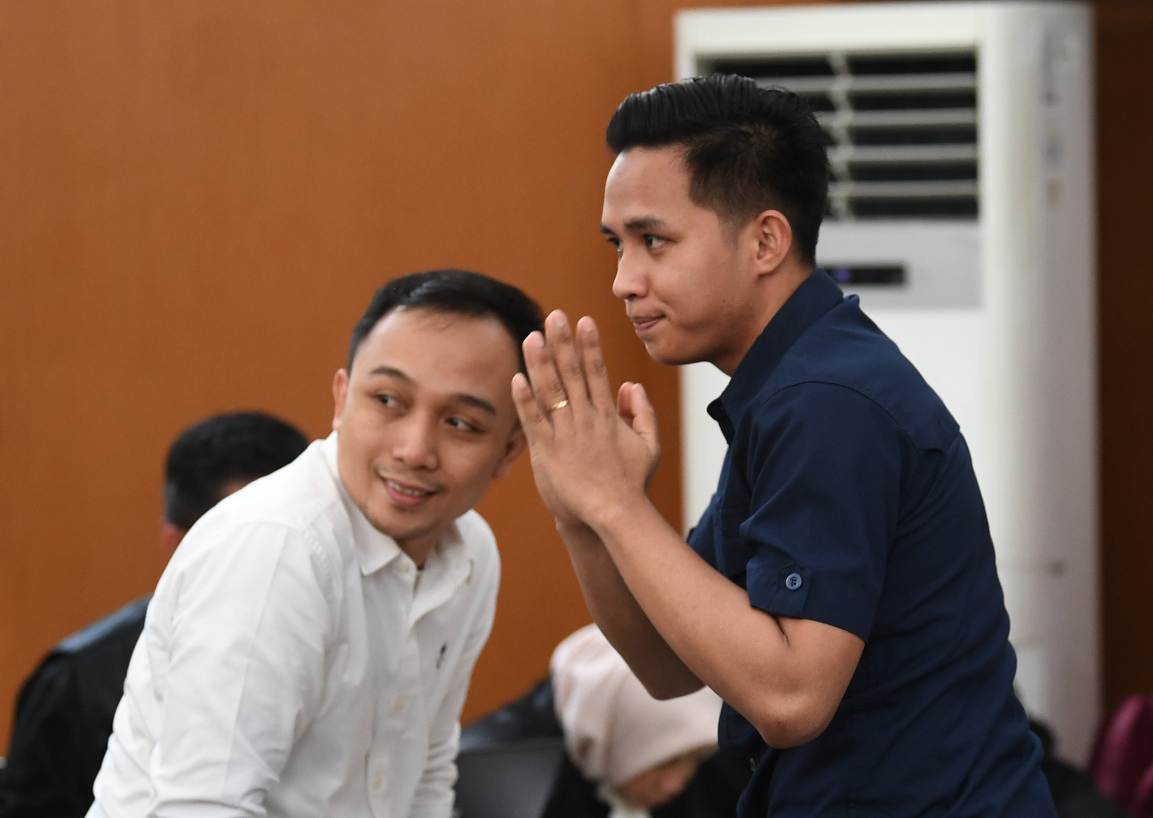 Terdakwa kasus pembunuhan berencana Brigadir Yosua Richard Eliezer (kanan)