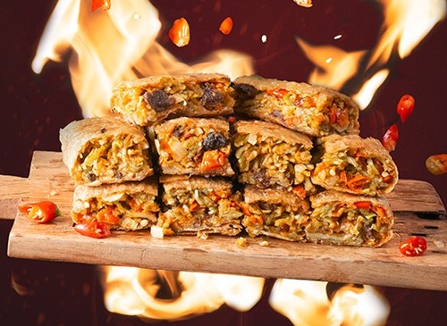 Lemonilo berkolaborasi dengan Martabak Pizza Orins menghadirkan menu spesial yang menggugah selera, yaitu Martabak Lemonilo Mie Pedas Korea.