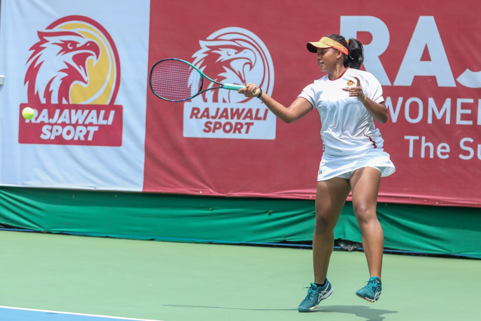 Atlet tenis putri dari BIN Tennis Club Fitriana Sabrina, raih emas di Rajawali Women's Tennis Open 2022, Minggu (4/12/2022)