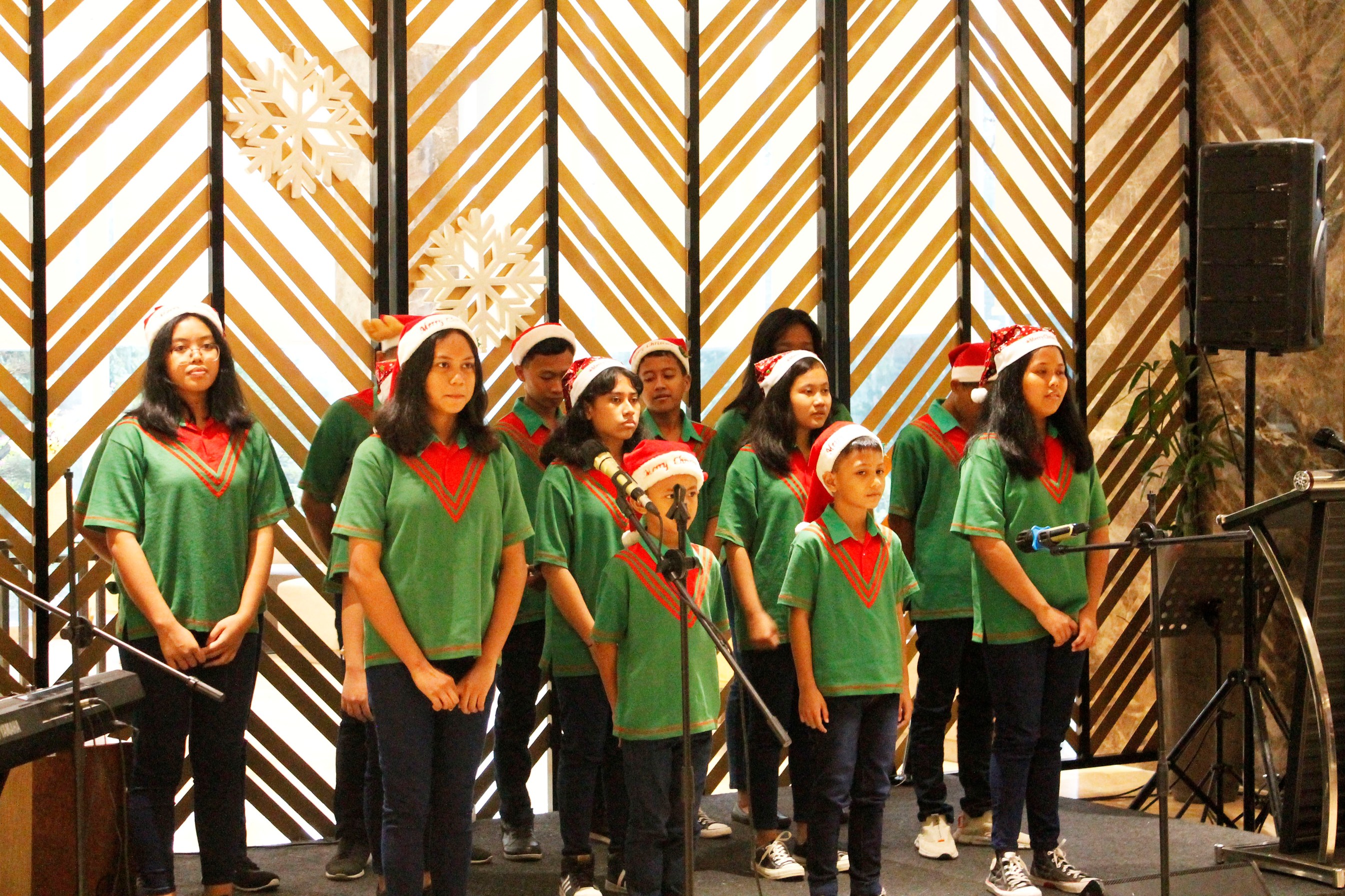 Orchardz Hotel Group Jakarta mengadakan acara ‘Christmas Tree Lighting Ceremony’. 