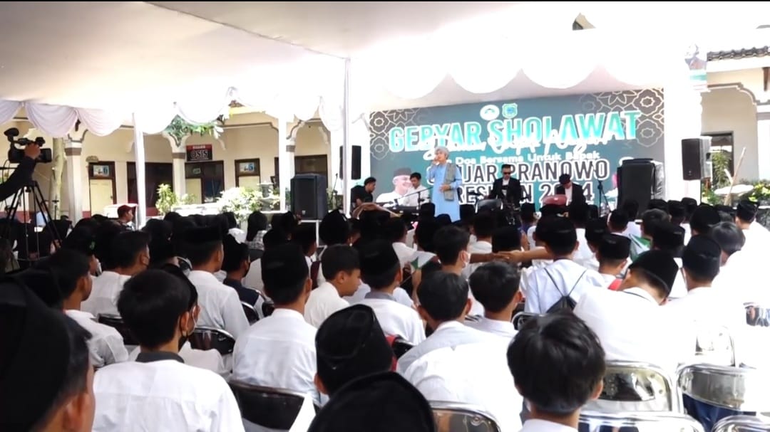 Doa bersama di acara bertajuk Damai untuk Negeri yang diadakan di Pondok Pesantren Sirnamiskin, Kecamatan Bojongloa Kidul, Kota Bandung.