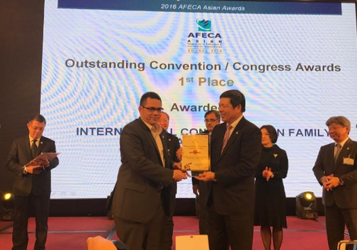 Muhammad Reza Abdullah (kiri).