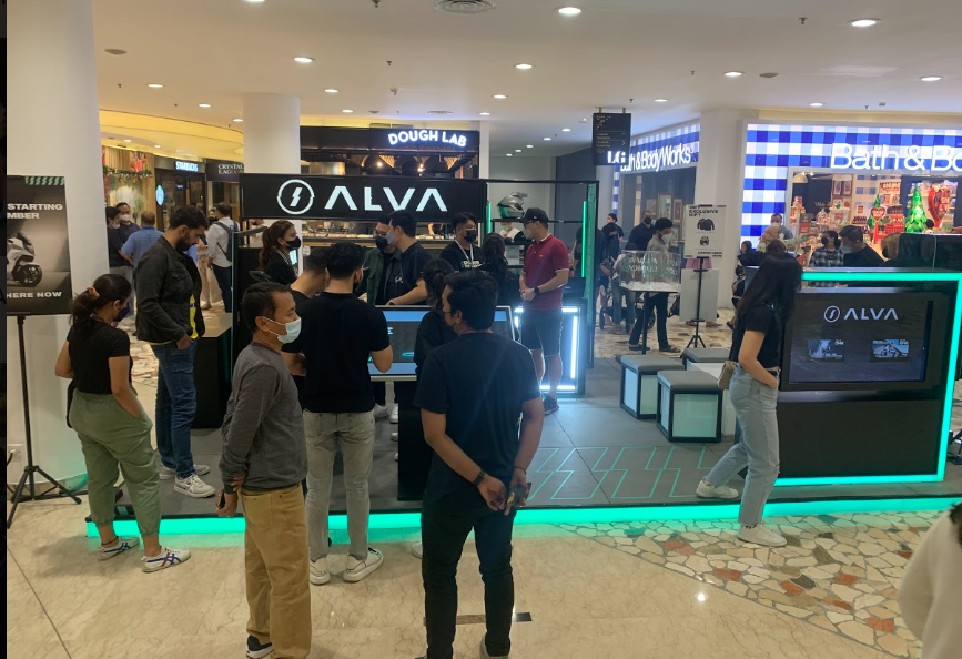IMG Gelar Pameran Sepeda Motor Listrik Alva One di Berbagai Pusat Perbalanjaan 
