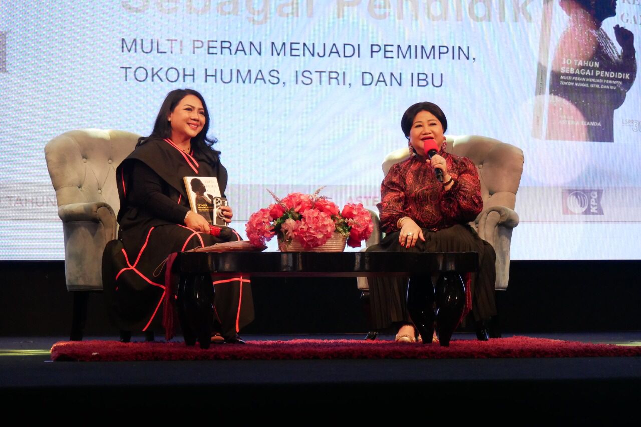 Peluncuran buku biografi berjudul: 'Prita Kemal Gani, 30 Tahun Sebagai Pendidik. Multi Peran Menjadi Pemimpin, Tokoh Humas, Istri, dan Ibu'.