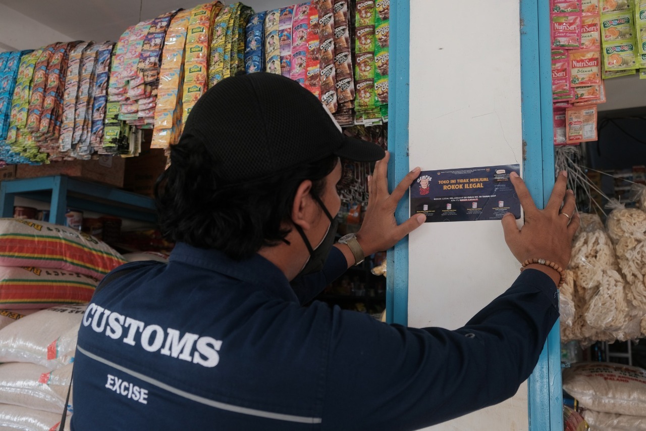Operasi pengawasan rokok ilegal yang dilakukan Bea Cukai bersama aparat penegak hukum