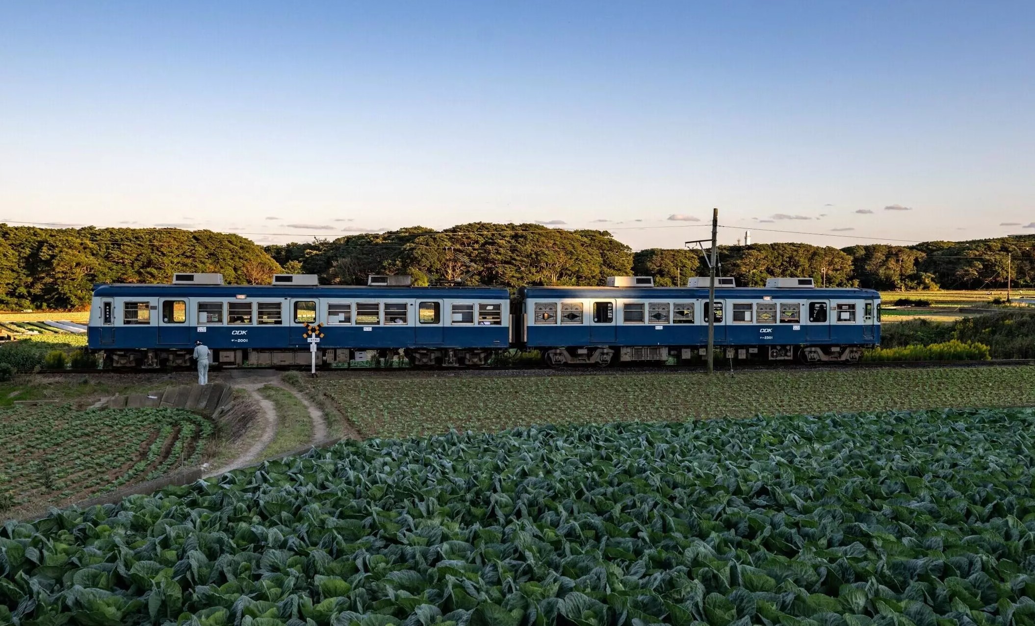 Kereta di pedesaan Jepang