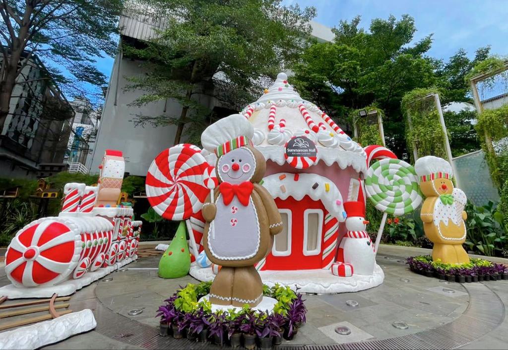 Summarecon Mall Kelapa Gading menghadirkan berbagai acara untuk menyambut liburan Natal dan Tahun Baru.