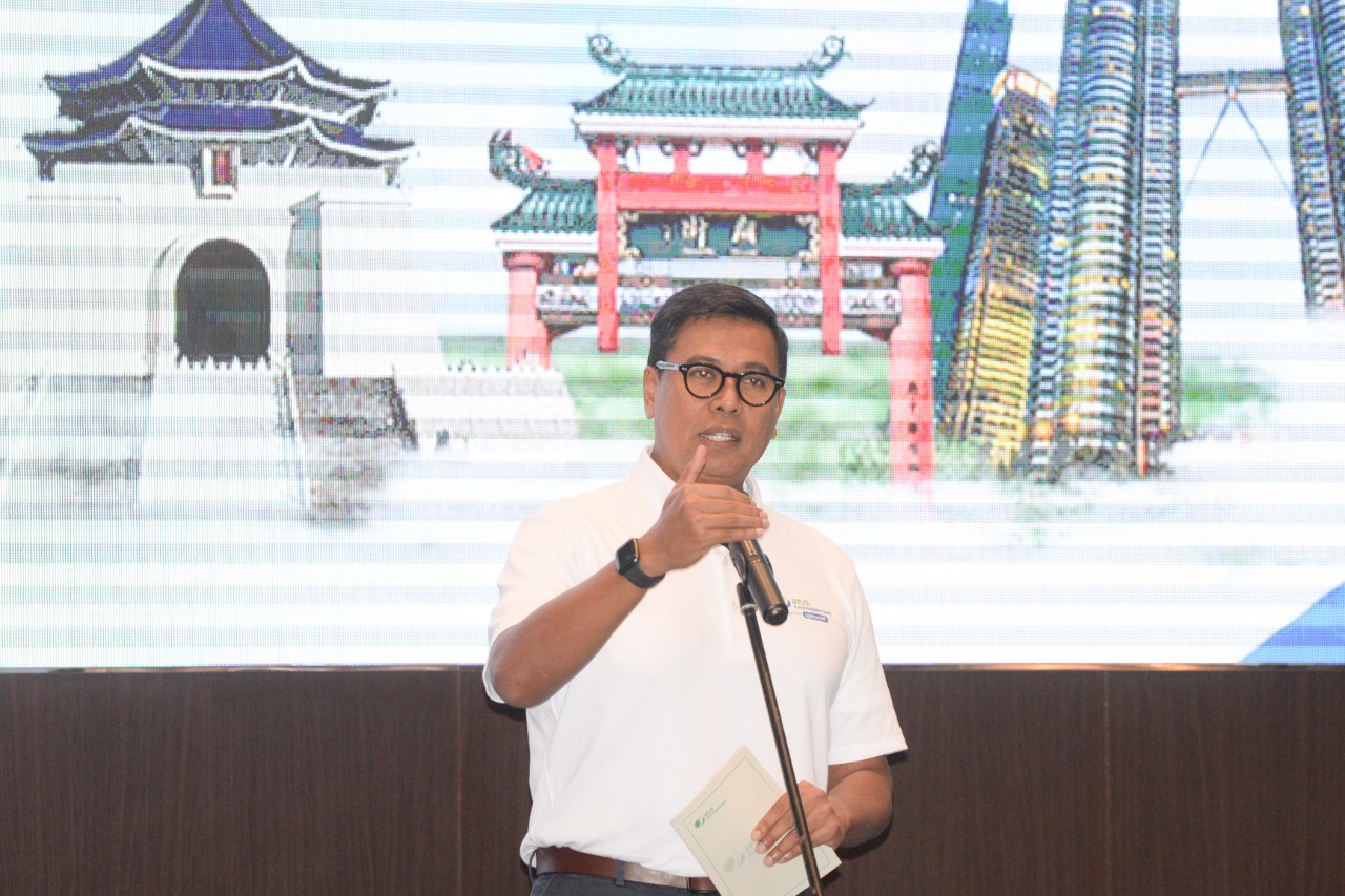 Direktur Utama BPJS Ketenagakerjaan Anggoro Eko Cahyo saat meluncurkan fitur baru untuk manfaat PMI