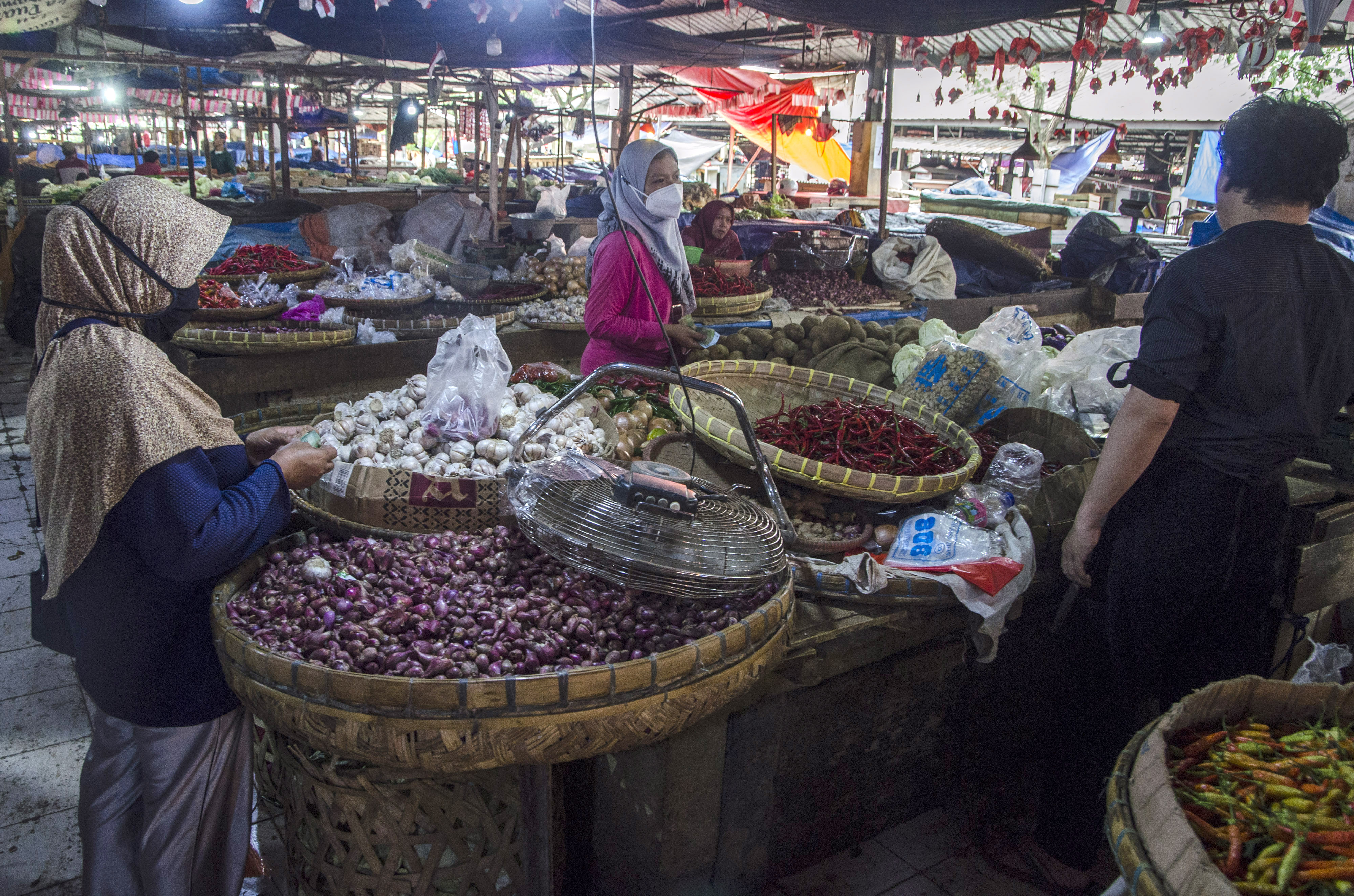 Geliat perdagangan di Cianjur, Jawa Barat kembali normal pascagempa yang terjadi beberapa waktu lalu. 