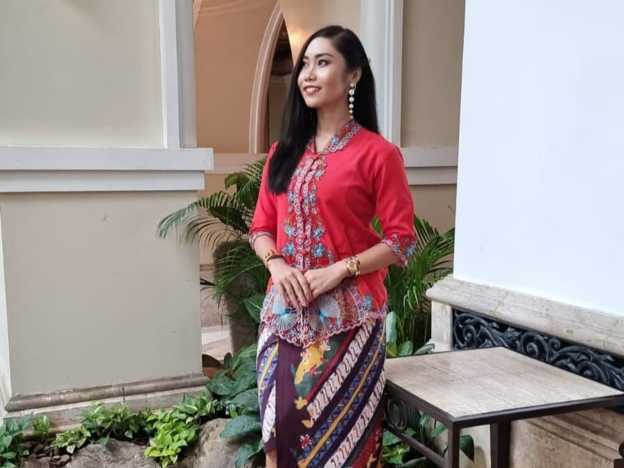 Selebgram Bella Queen Ikut Gerakan Kebaya Goes to UNESCO
