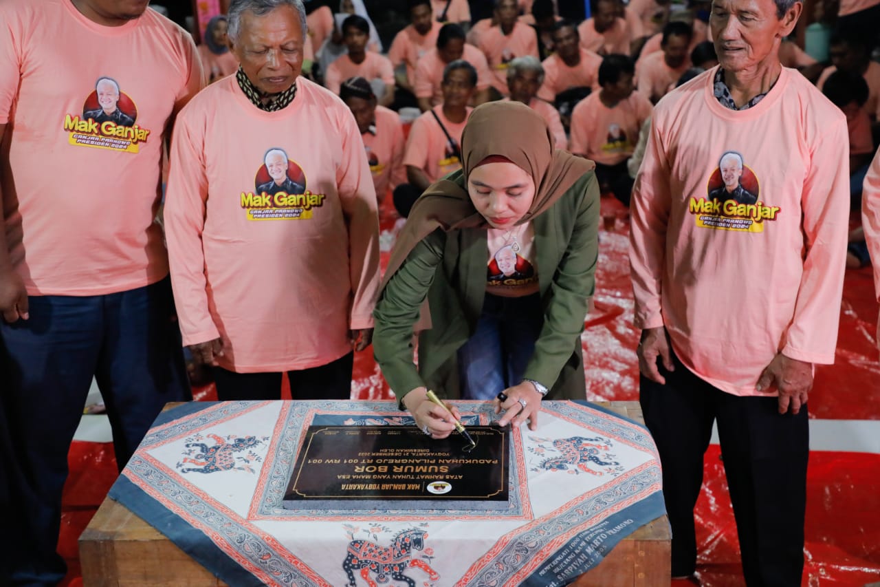 Koordinator Wilayah Mak Ganjar DIY, Rindi Astika meresmikan bantuan pembangunan sumur bor di Dusun Pilangrejo, Kecamatan Nglipar, Kab.Gunung