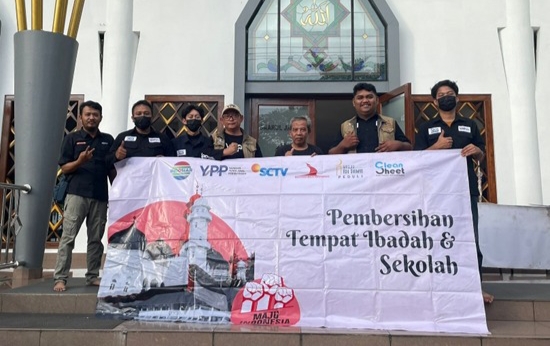 DEWAN Kemakmuran Masjid (DKM) Masjid Ash Shomad menggelar Program Bersih Sekolah dan Tempa Ibadah di Jabodetabek.