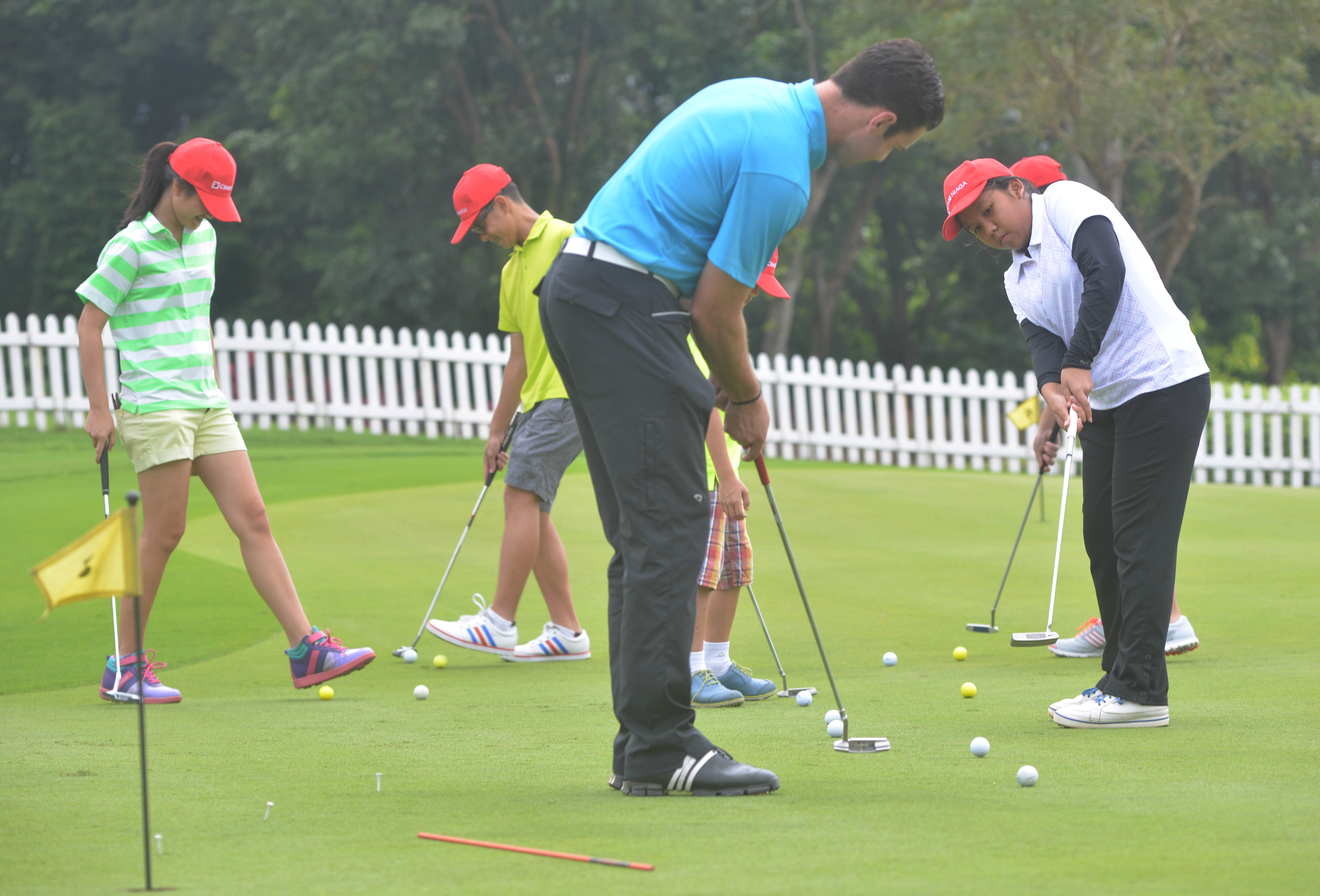 Ilustrasi pegolf muda