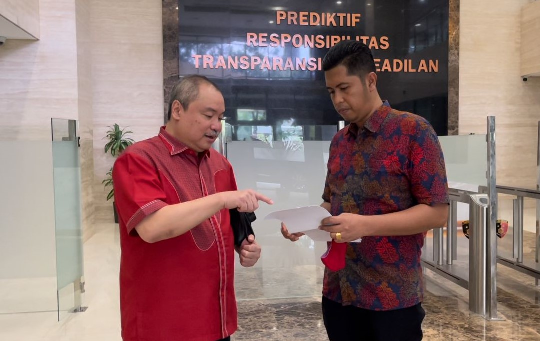 Freddy Widjaja bersama kuasa hukumnya di Bareskrim Polri