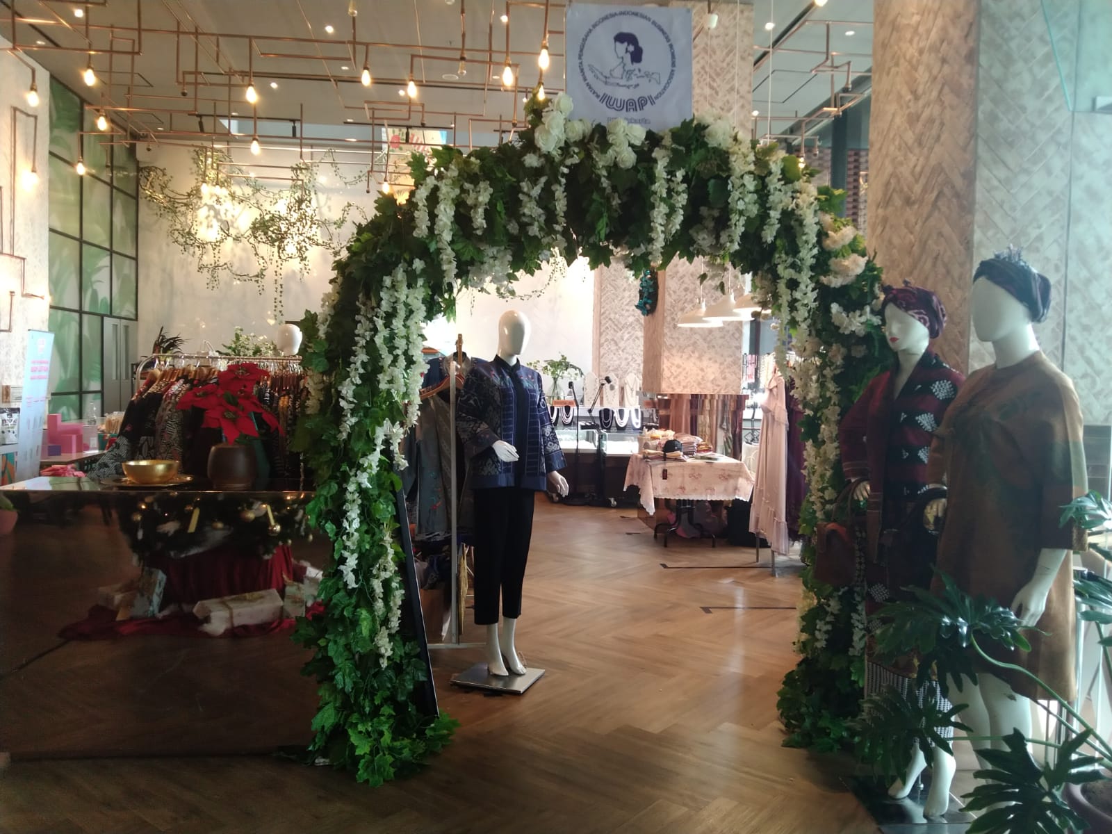 Pameran UMKM Rakerda IWAPI Jakarta 2022 