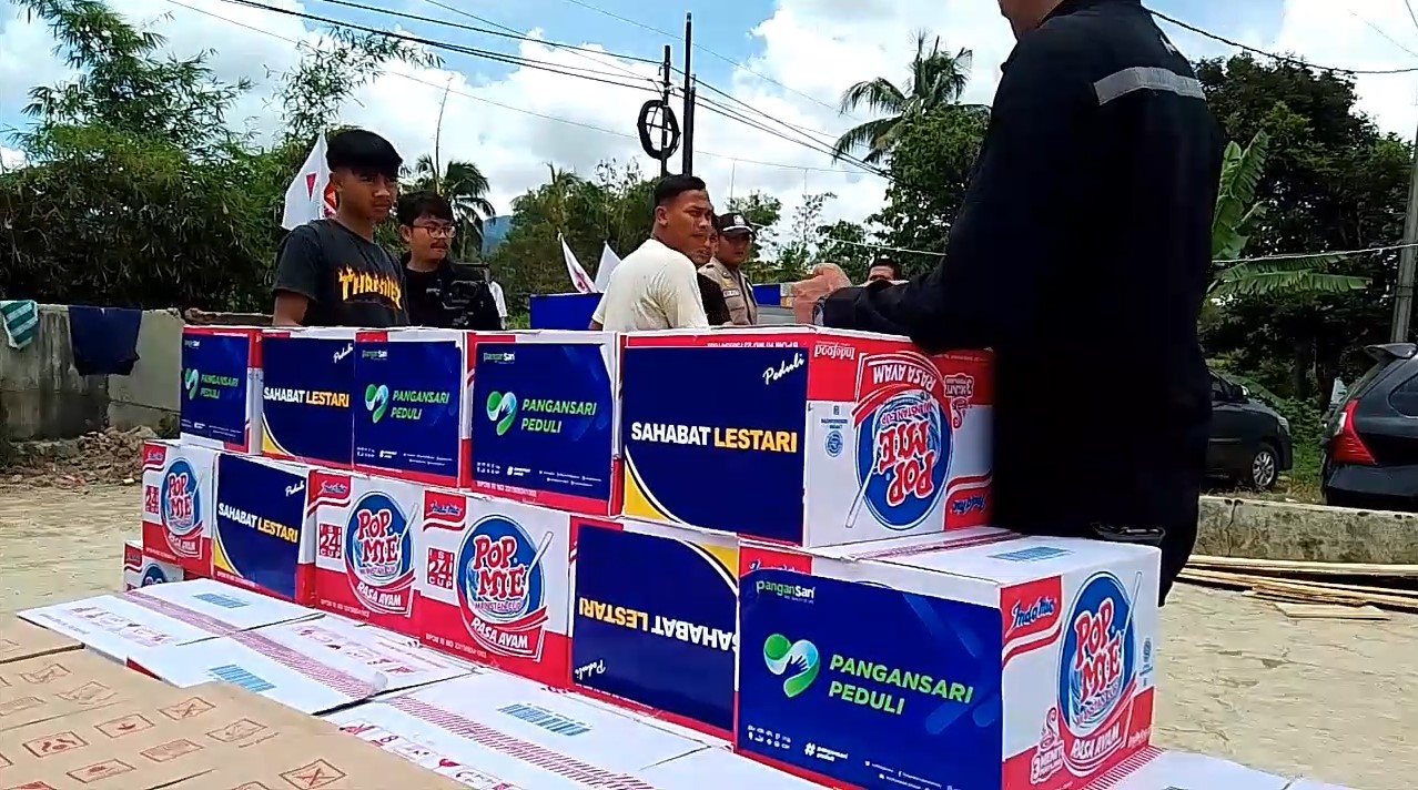 Media Group bersama Pangan Sari menyalurkan bantuan bagi para korban terdampak gempa Cianjur.