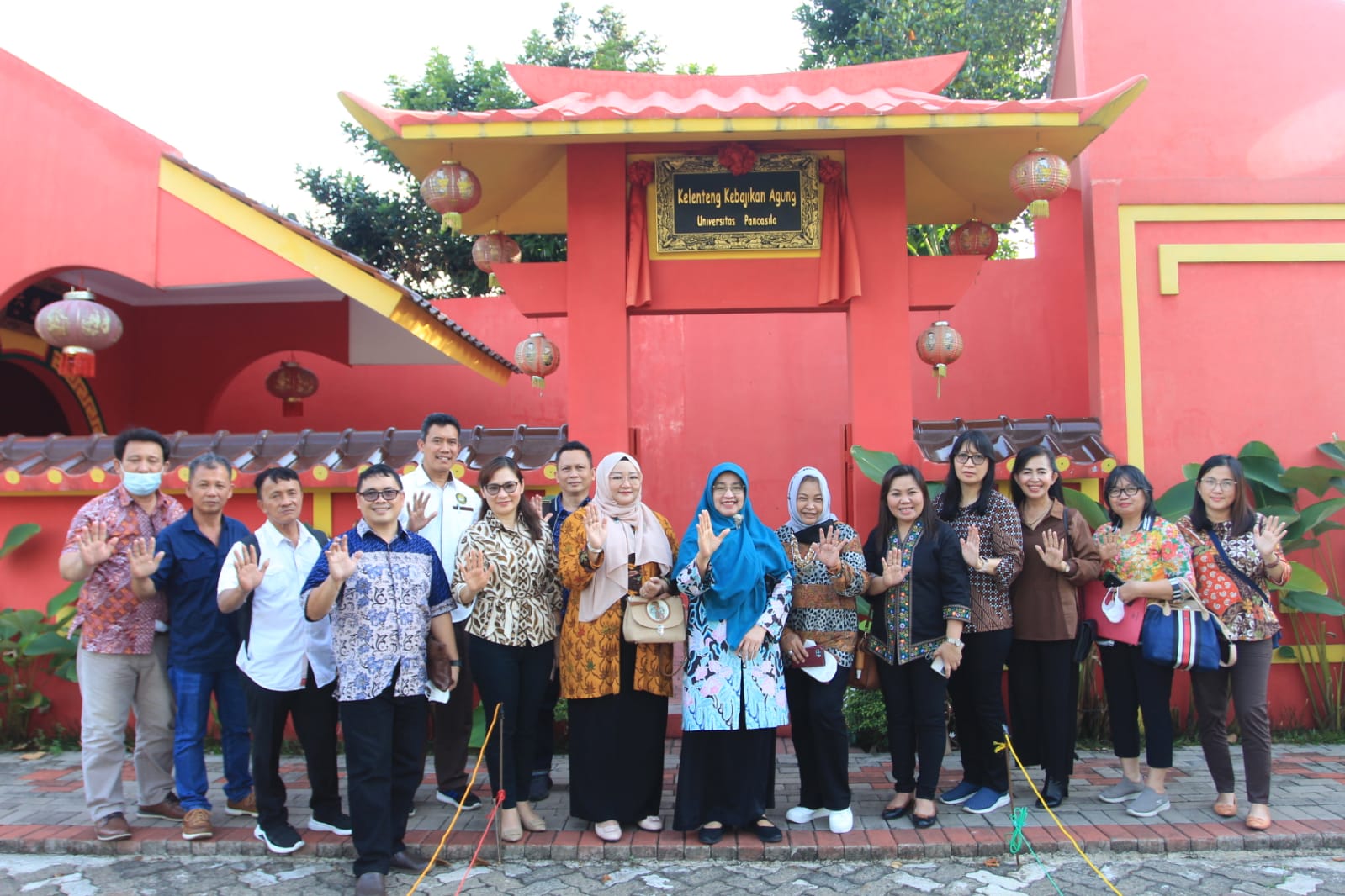 Universitas Pancasila (UP) menerima kunjungan perwakilan Unsrat terkait Program Pengelolaan Kampus Hijau dan Berkelanjutan.