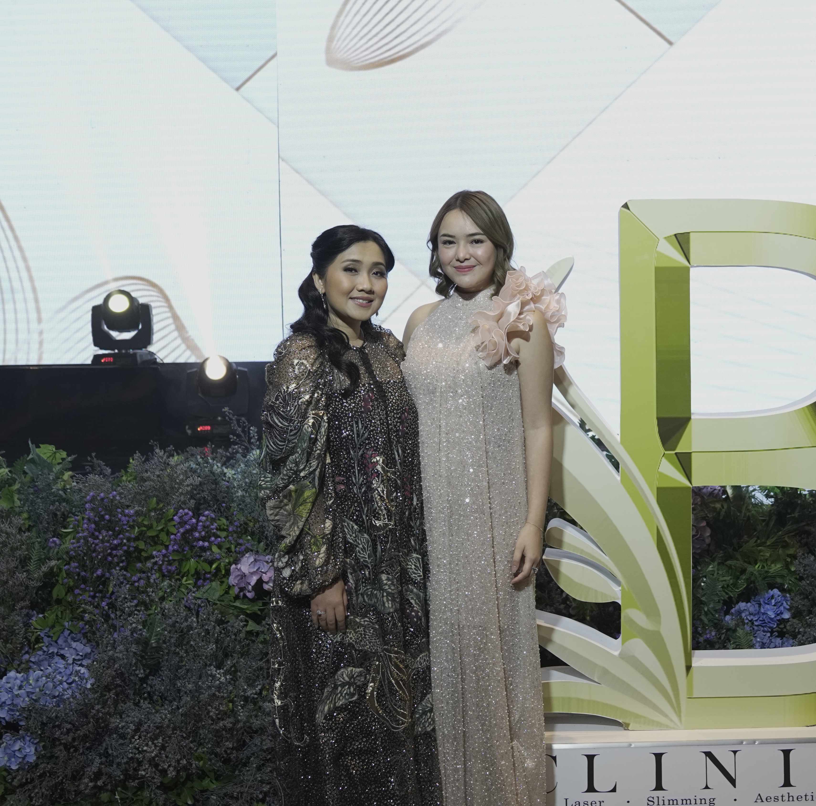 Amanda Manoppo bersama owner B Clinic Hervita