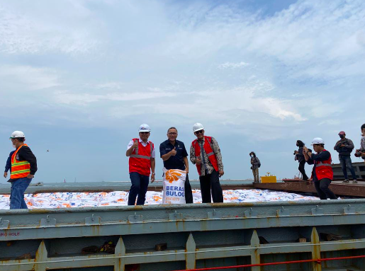 Jaga Stabilitas Harga, Mendag Pastikan 200 Ribu Ton Beras Bulog Tiba di Tanjung Priok