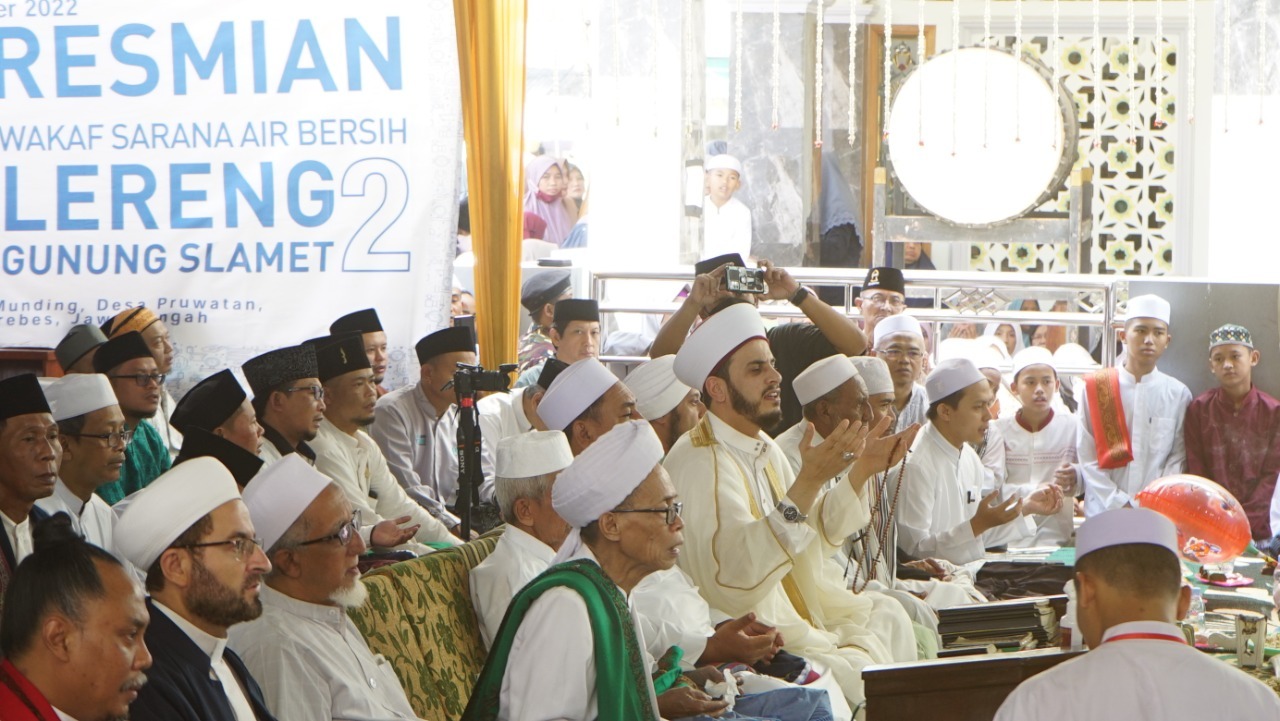 Acara peresmian  sarana air bersih melalui program Water Action For People (WAFP) di Ponpes Modern Darunnajat, Brebes, Jawa Tengah.