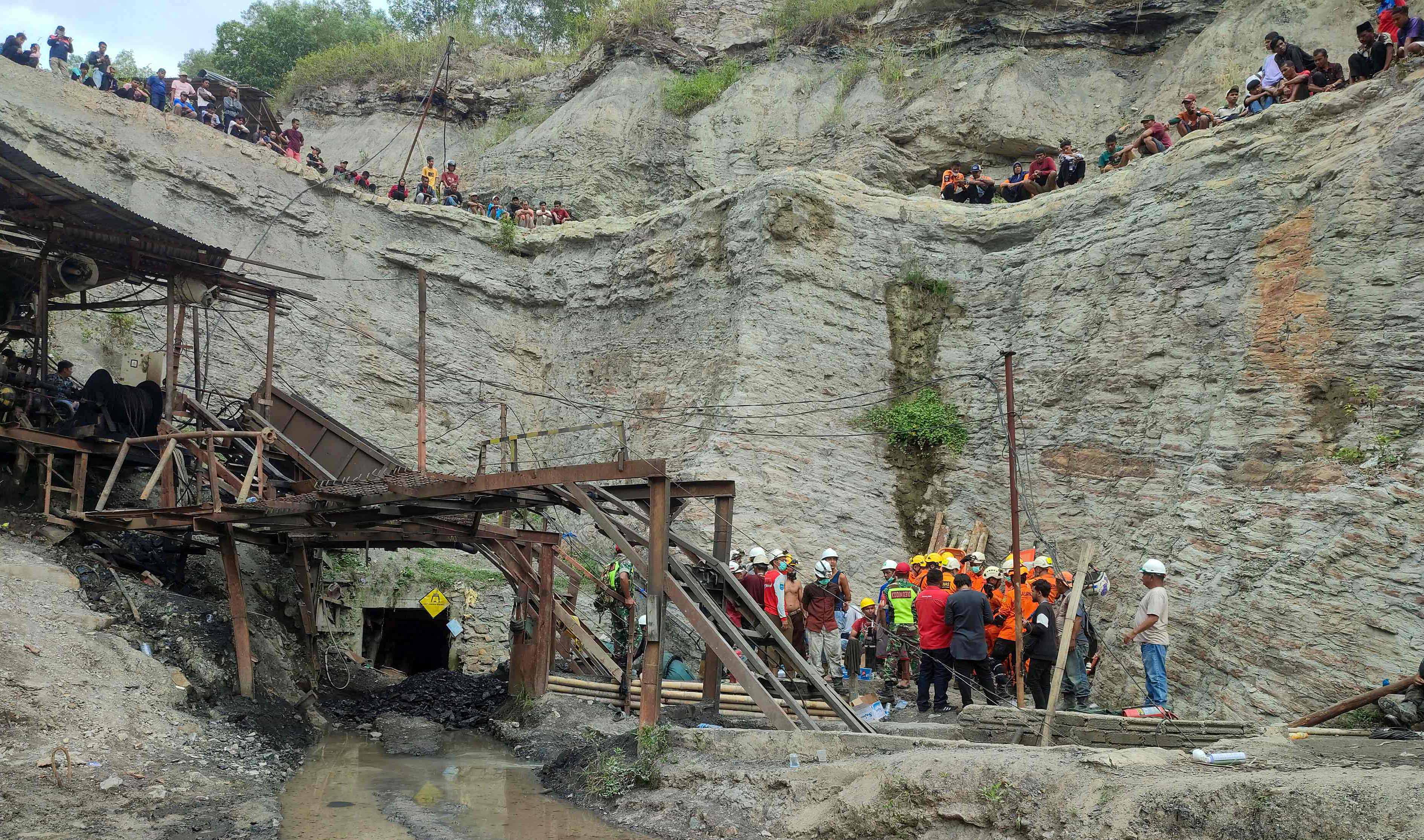 Ledakan terjadi pada tambang milik PT Nusa Alam Lestari di Sawahlunto, Sumatra Barat, Jumat (9/12).
