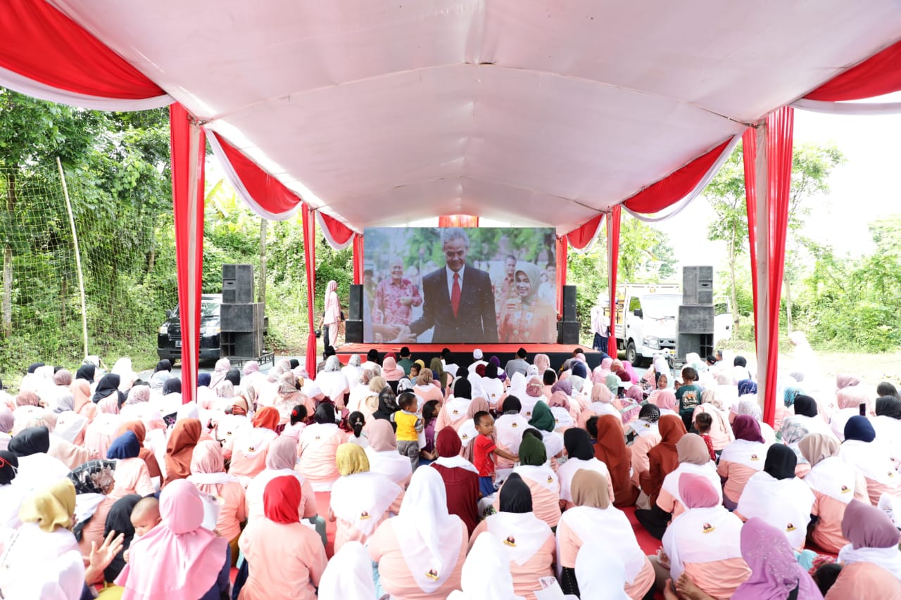 Acara Dzikir dan Doa Bersama Damai Untuk Negeri, di Desa Jabong, Kabupaten Subang, Jawa Barat, kemarin.
