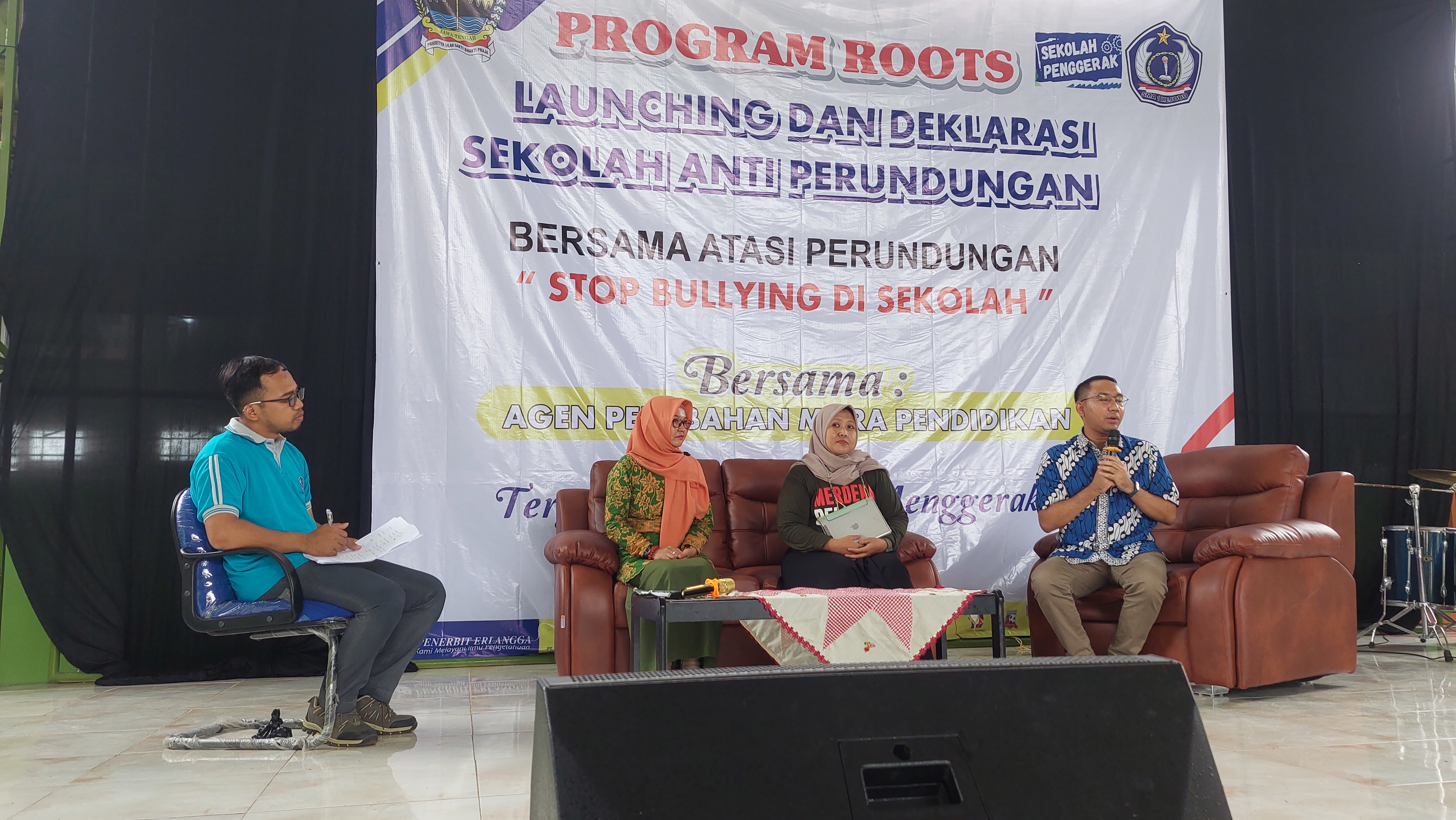 Dialog anti-perundungan di lingkungan sekolah di SMA Negeri I Mejobo, Kudus, Jawa Tengah