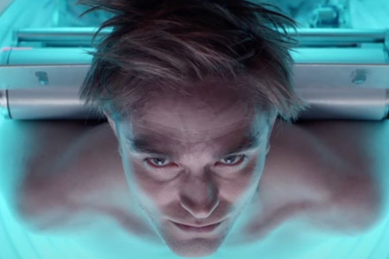 Mickey 17 yang dibintangi Robert Pattinson.