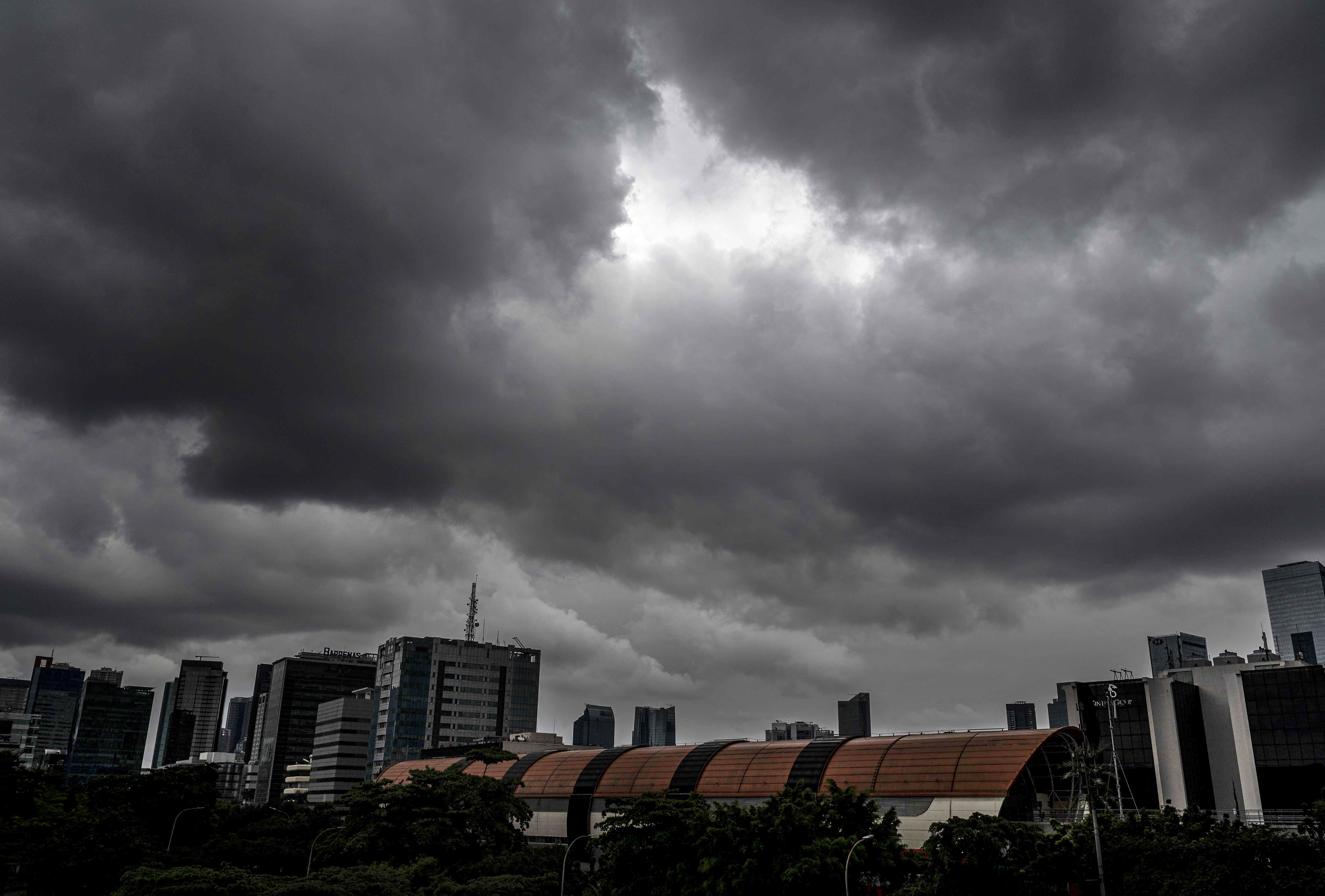 WASPADA: Cuaca di Indonesia berpotensi hujan lebat di periode 25 Desember 2022-1 Januari 2023 imbas dinamika atmosfer aktivitas Monsun Asia