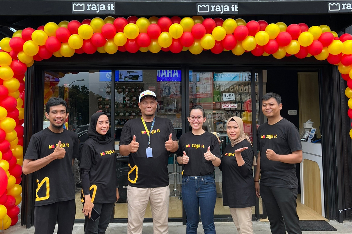 Pop Up Store Raja IT di BSD City, Tangerang Selatan, Banten.