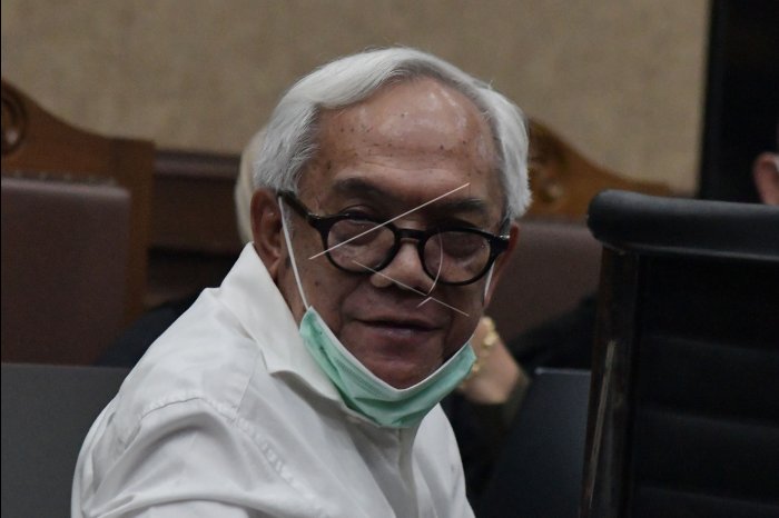 Terdakawa Komisaris Utama PT Wilmar Nabati Indonesia Master Parulian Tumanggor 