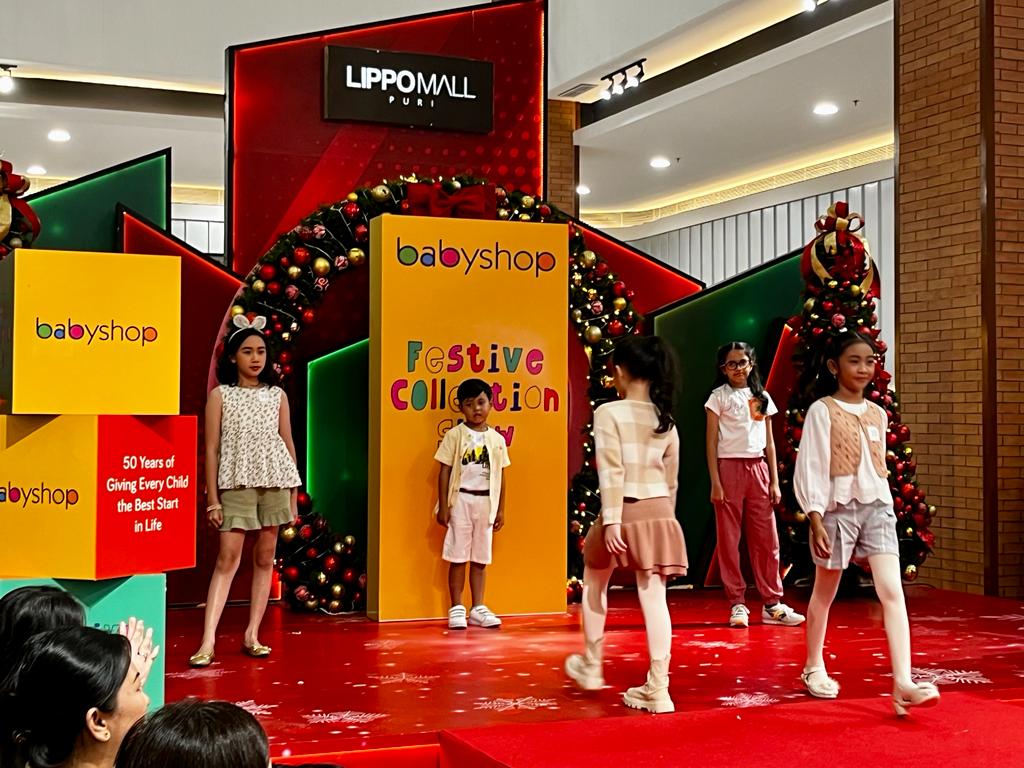Babyshop Festive Collection Show yang berlangsung di Lippo Mall Puri, Jakarta, Minggu (18/12). 