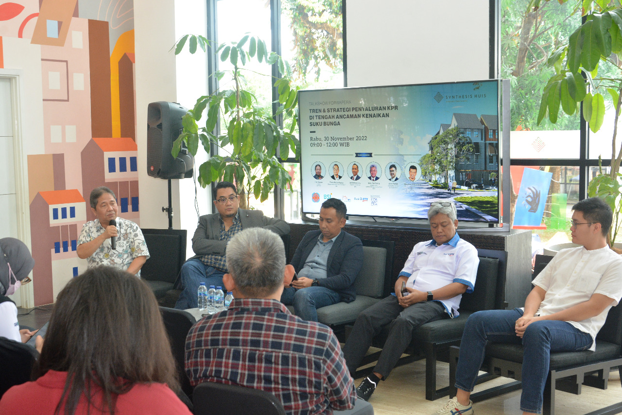 Talkshow mengenai strategi penyaluran KPR.