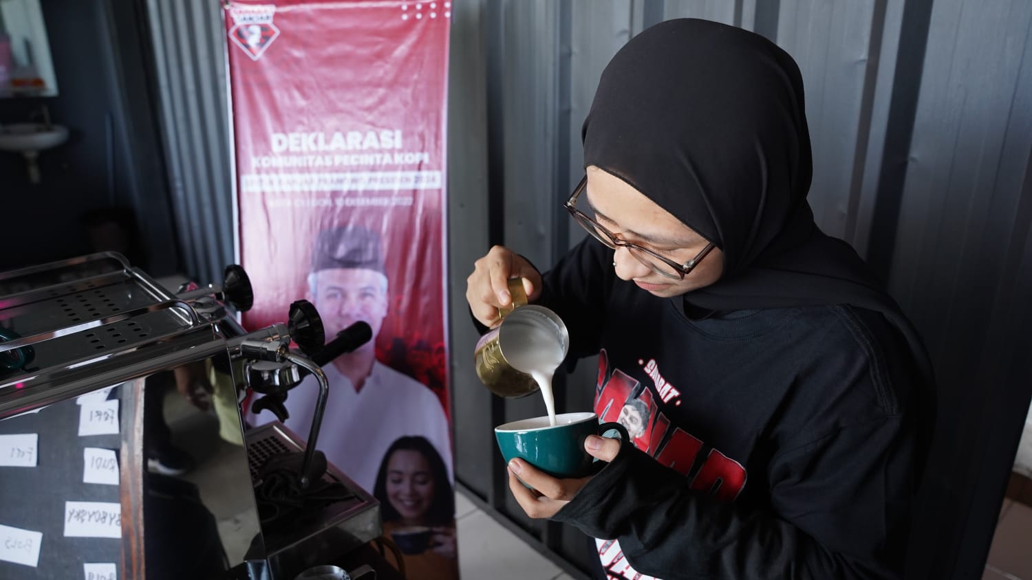 Lomba latte art yang diadakan Sahabat Ganjar