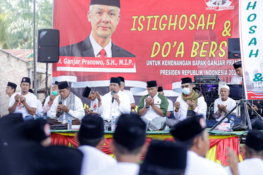 Usbat Ganjar menggelar Istighosah dan Doa Bersama, serta memberikan santunan terhadap yatim piatu dan dhuafa di Kecamatan Simpang Empat, Kab