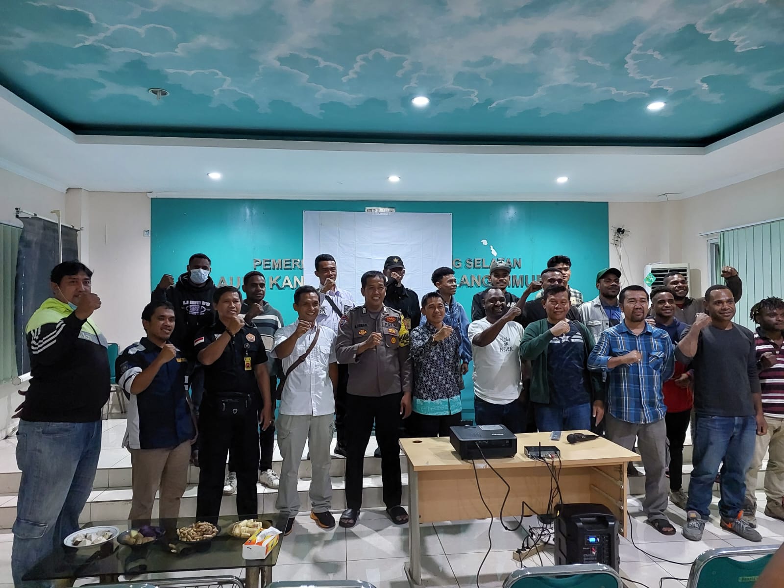 Konferensi Mahasiswa Papua (KMP) mendukung pembangunan di tiga Provinsi yang merupakan daerah otonom baru di Papua.