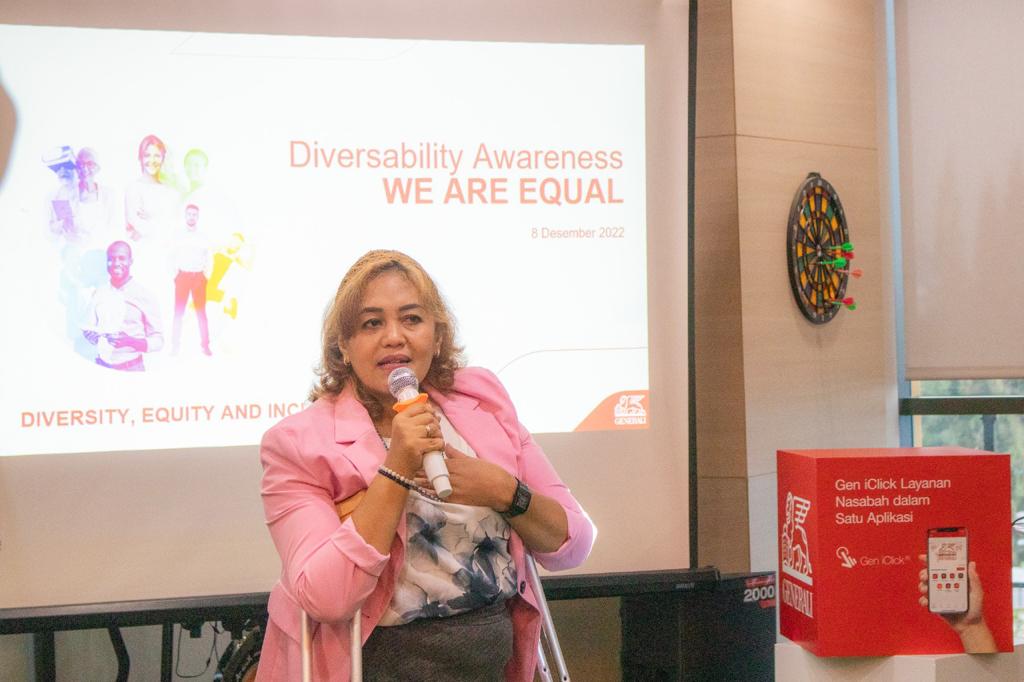 Direktur AUDISI Yustitia M. Arief memberi edukasi dengan tema We Are Equal’ kepada karyawan Generali Indonesia di Jakarta.