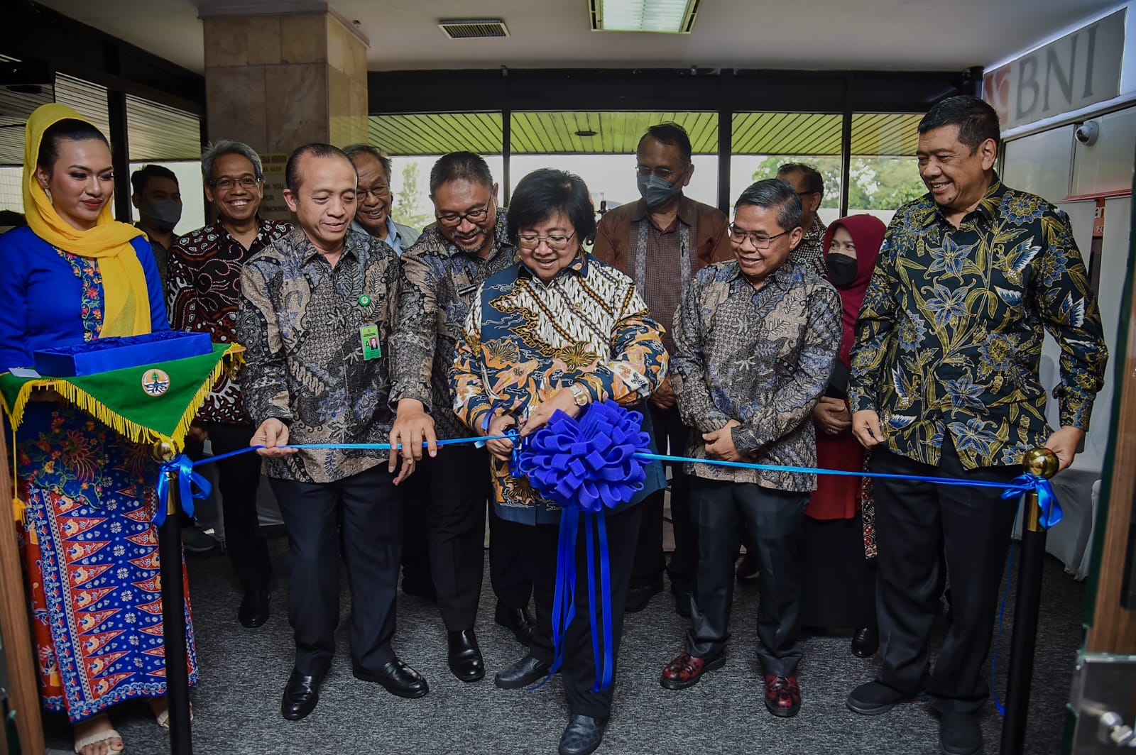 KLHK) melakukan peresmian Kantor FOLU Operation and Collaboration Center (FOLU COLL) di Gedung Manggala Wanabakti, Ruang FOLU, Jumat (30/12)