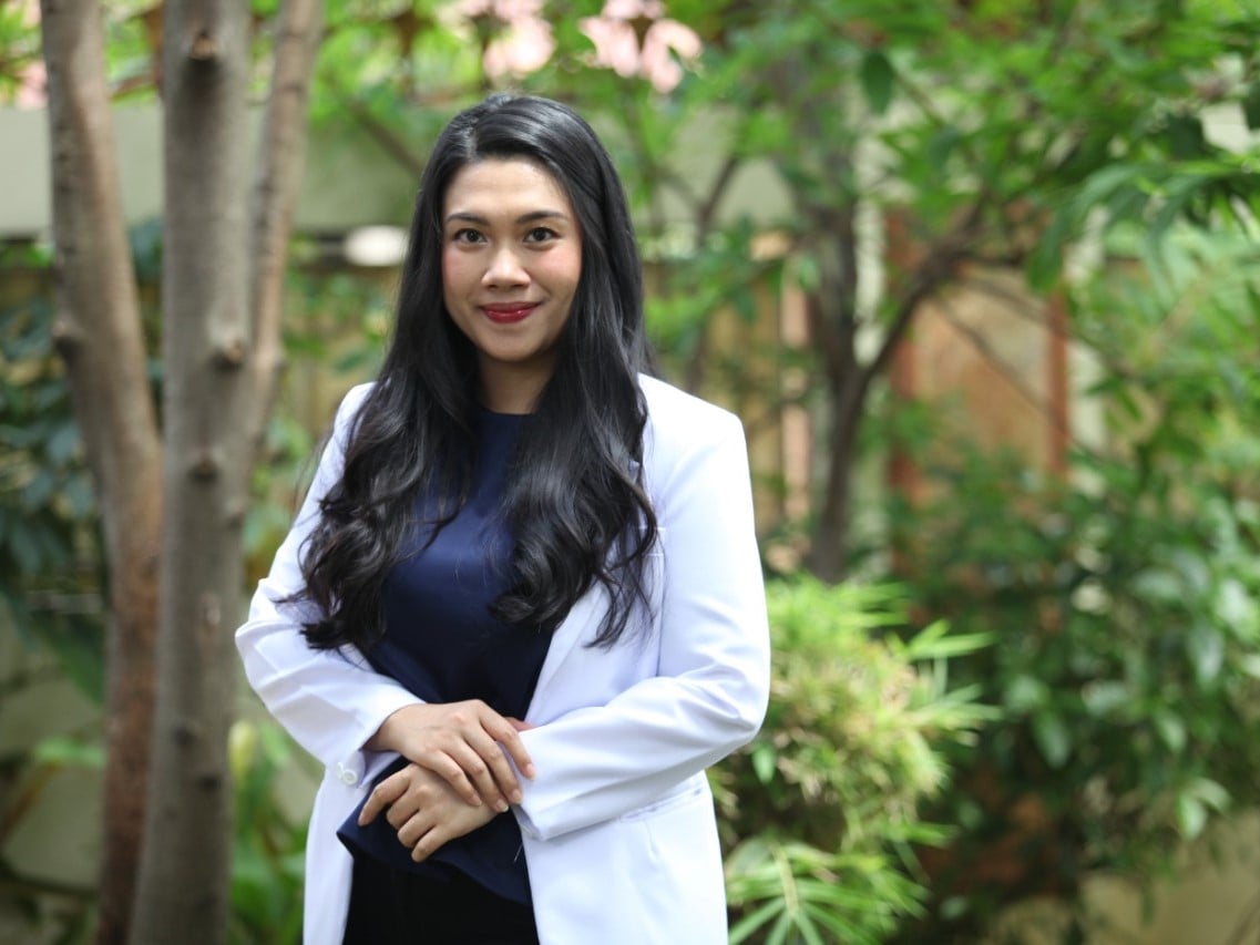 dr. Nindyasari Laksmita Putri, BMedSci, dokter umum double degree Biomedical Science lulusan Melbourne University.