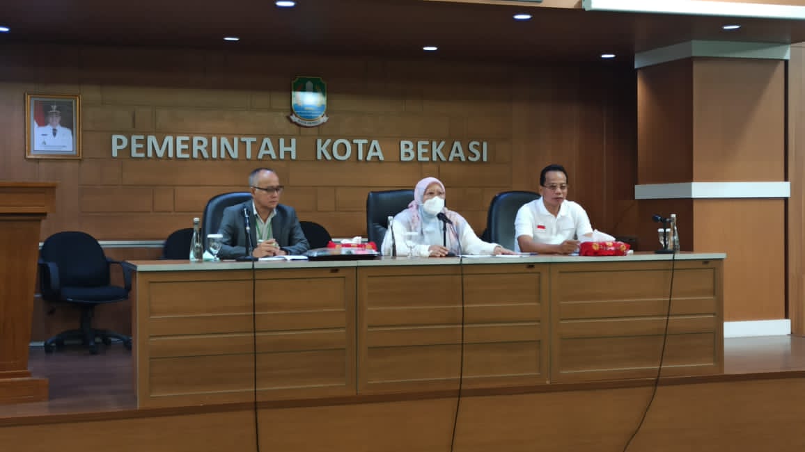 Pemkot Pakse Laos belajar dan studi lapangan terhadap pengelolaan lumpur tinja di Kota Bekasi, Jawa Barat.