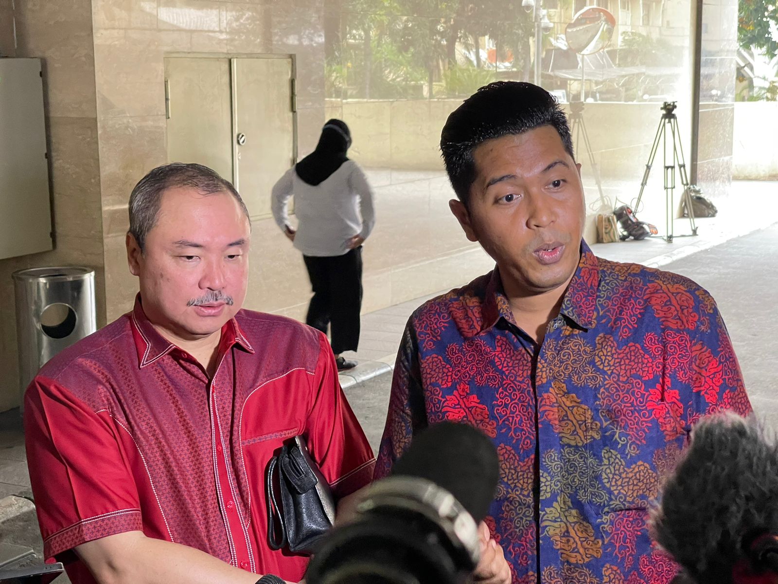 Freddy Widjaja bersama kuasa hukumnya mendatangi Braeskrim Polri