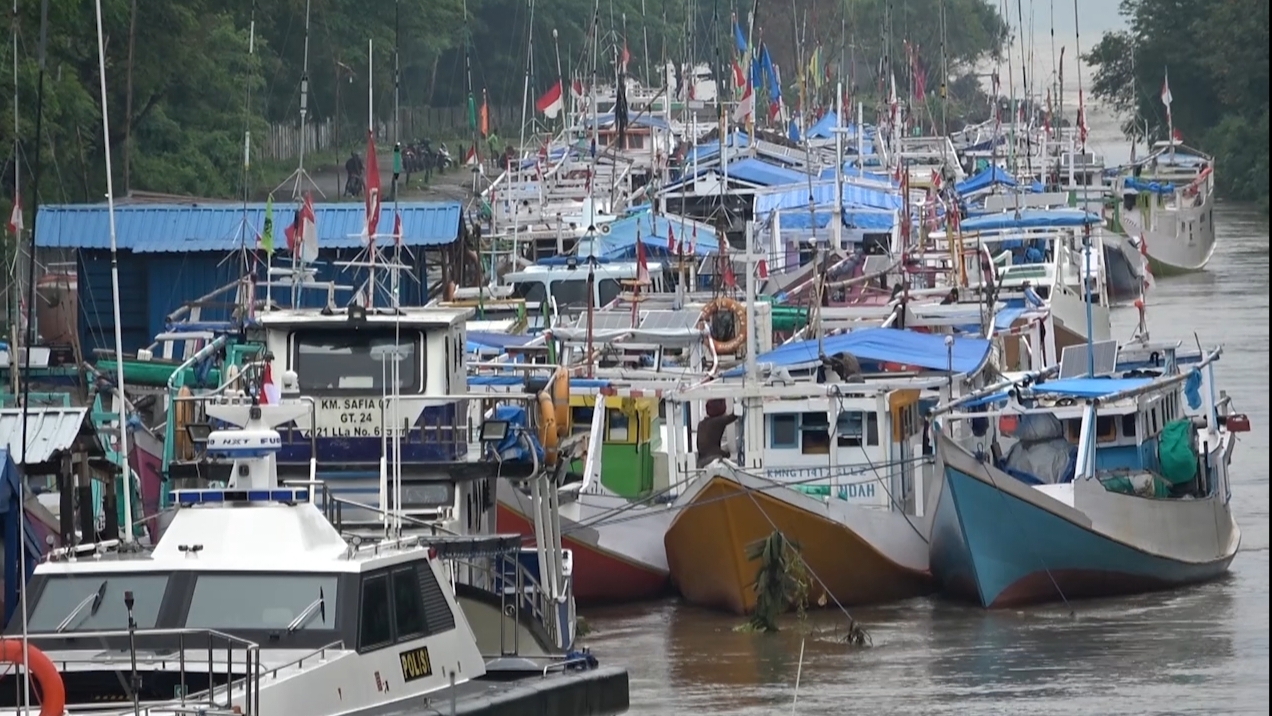 Gelombang Tinggi, Ratusan Nelayan Makassar Takut Melaut